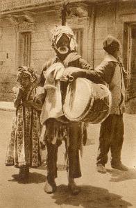 CONSTANTINE ET COTE OUEST 3632 BALADIN DANS LES RUES DE SETIF